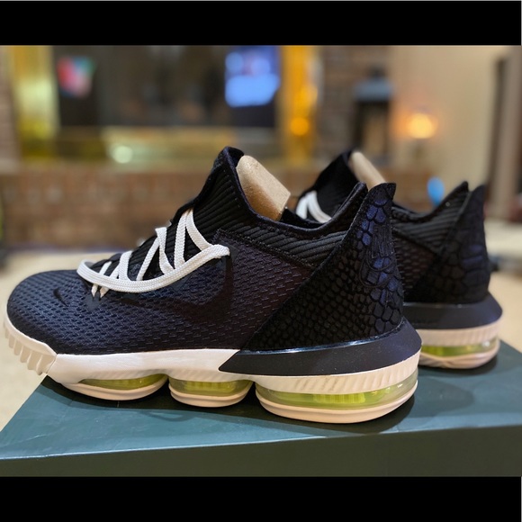 lebron 16 box